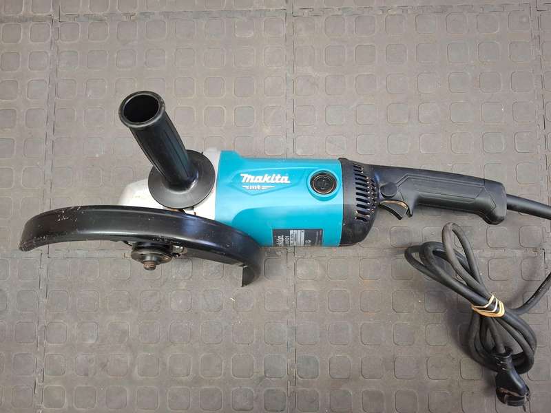 MAKITA M0921 Grinder 235mm
