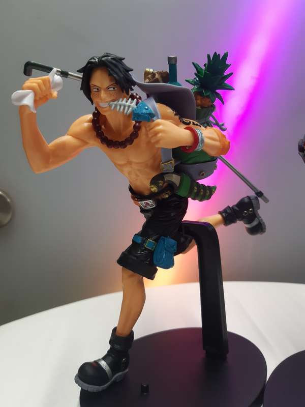 ONE PIECE "  Portgaz D .Ace " -  figurine