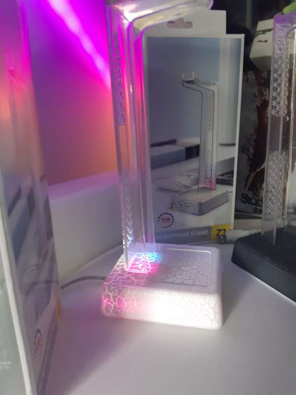 Headphone stand with rgb lights and 3 x usb ports (white)
