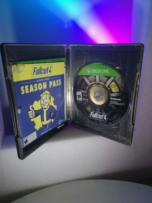 Fallout metal case limited edition (Xbox one)