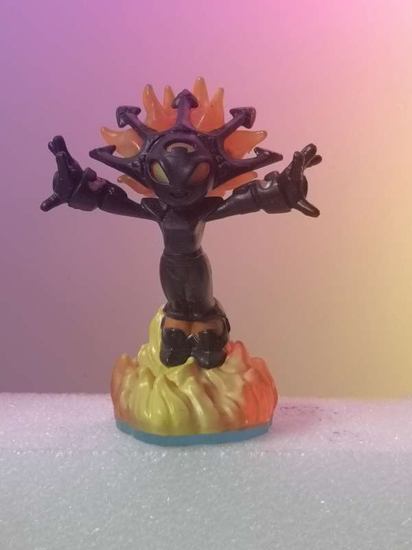 Skylanders Swap Force Smolderdash figurine