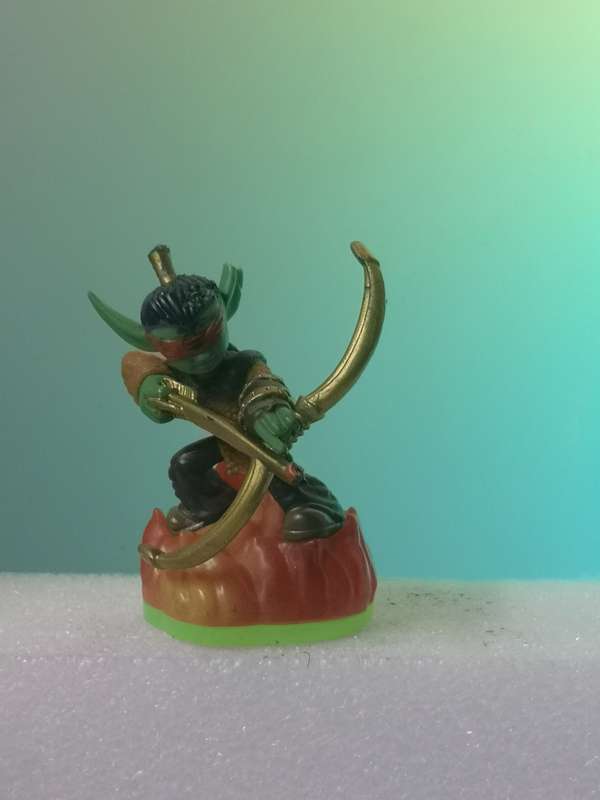 Skylanders Flame Slinger figurine