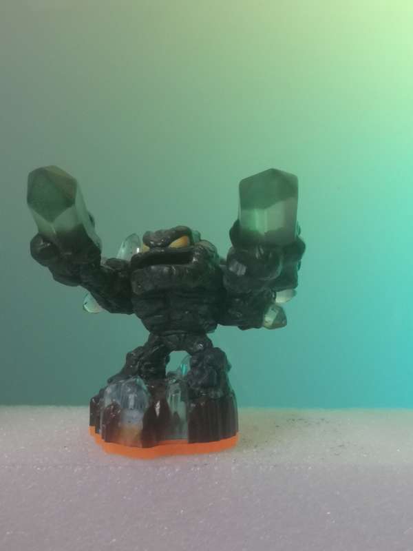 SKYLANDERS LIGHTCORE PRISM BREAK Giants figurine