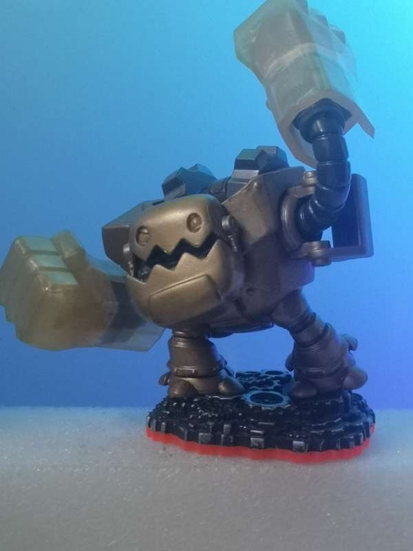 Skylanders Trap Team Jawbreaker figurine