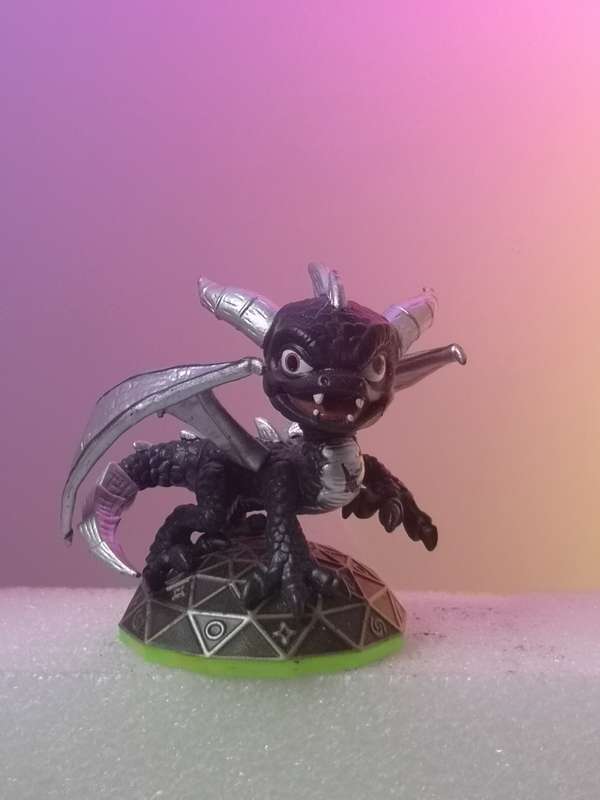 Skylanders Spyros Adventure - Darklight Crypt figurine