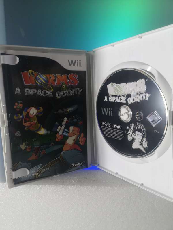 Wi - Worms A Space Oddity