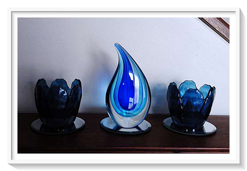 An Aquatic Murano Styled Glass Decor Piece - Stunning Hues of Blue 180mm by 100mm