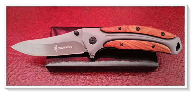 A BROWNING Skinner Blade - Pure Stainless Steel Blade - Beautiful Hard Wood Handle - Brand New*