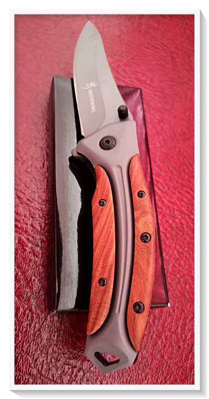 A BROWNING Skinner Blade - Pure Stainless Steel Blade - Beautiful Hard Wood Handle - Brand New*