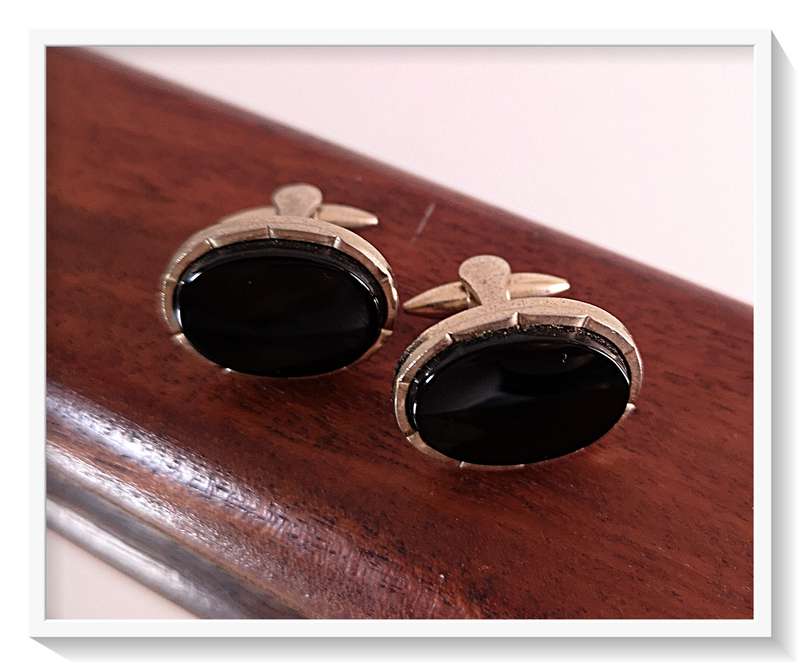 A Beautiful Pair of Obsidian or Onyx Mens Cufflinks - See Photographs*