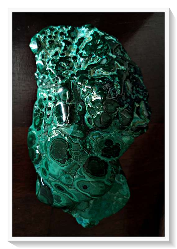A Brilliant and Extra-Large Piece of Malachite Polished in its Natural Form 2KG or more - 18cm