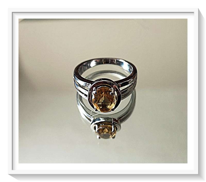 A Dainty 925 Silver Ring - Size 7 - With Yellow Oval Citrine Stone - Sterling Silver