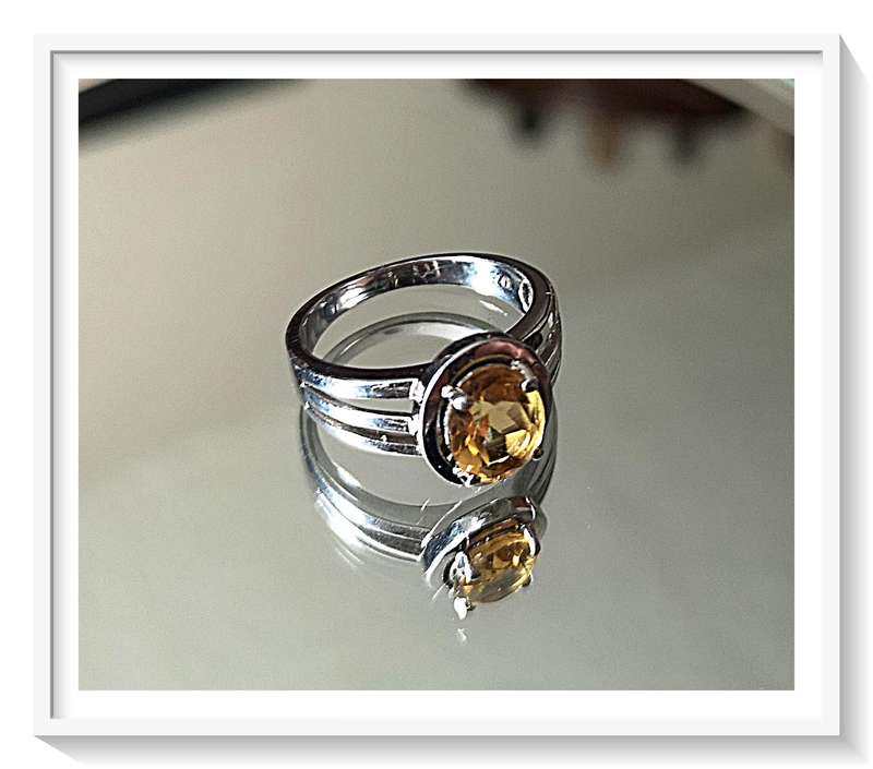 A Dainty 925 Silver Ring - Size 7 - With Yellow Oval Citrine Stone - Sterling Silver