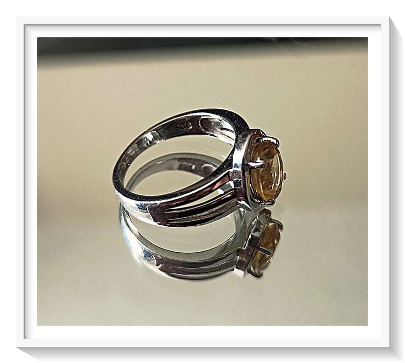 A Dainty 925 Silver Ring - Size 7 - With Yellow Oval Citrine Stone - Sterling Silver