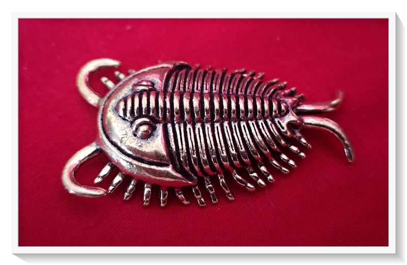 A Detailed Little Bronze and Brass Metal Trilobite (Fossil) Decor Object Ornament - Condition: New