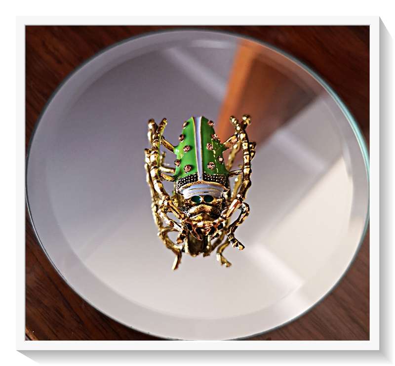 A Glamorous Green and Gold Beetle Insect Brooch - Unique and Naturalistic Designer Fashion Brooch