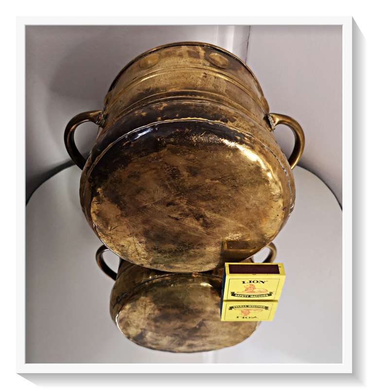 A Large Shimmering Vintage Brass Plant Pot - Dimensions 26cm by16cm by 20cm - In Stunning Condition*