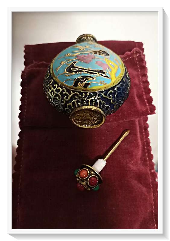 Phenomenal Cast Oriental Asian Bottle with Tiny Powder Scoop - A Great Gift for any Scent Collector