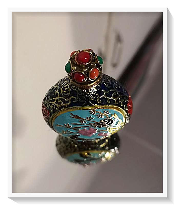 Phenomenal Cast Oriental Asian Bottle with Tiny Powder Scoop - A Great Gift for any Scent Collector