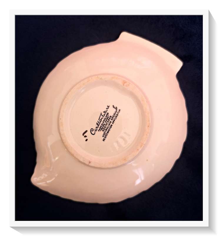 A Small Hand Painted Carlton Ware Leaf Shaped Plate - Made in England - NO CHIPS *****