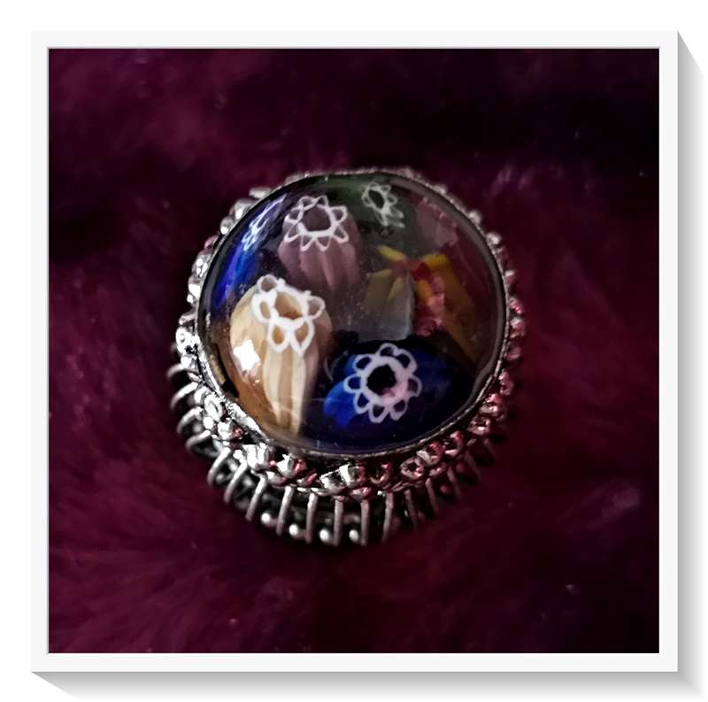 A Very Unique Circular Little Millefiori Trinket Ring Holder or Pill Box - So Exotic *****