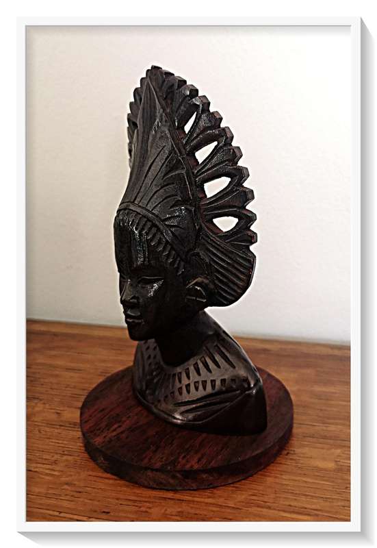 Beautifully Carved Wooden Bust of a Tribal Figure - Stunning Intricate Detail Size 80mm by 160mm ***