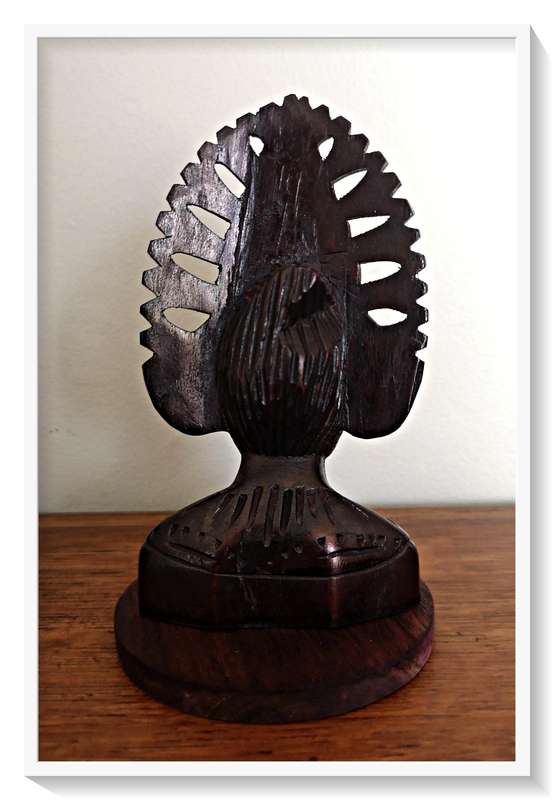 Beautifully Carved Wooden Bust of a Tribal Figure - Stunning Intricate Detail Size 80mm by 160mm ***