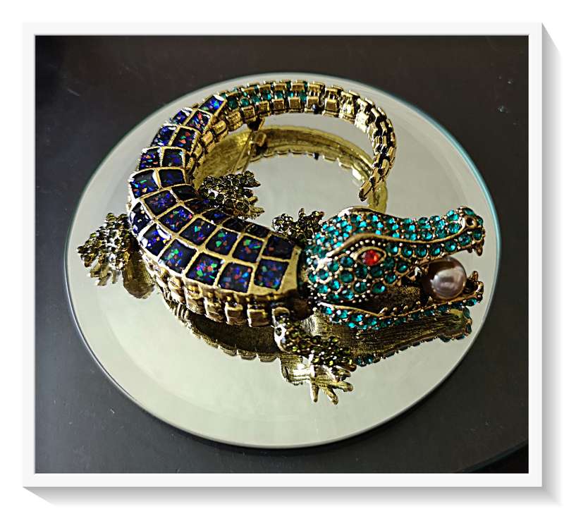 Metal Crocodile Brooch - Rhinestone Studded Enamel Painted Brooch - Glitz n' Glam Croc****
