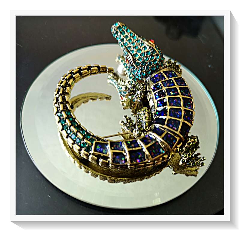 Metal Crocodile Brooch - Rhinestone Studded Enamel Painted Brooch - Glitz n' Glam Croc****