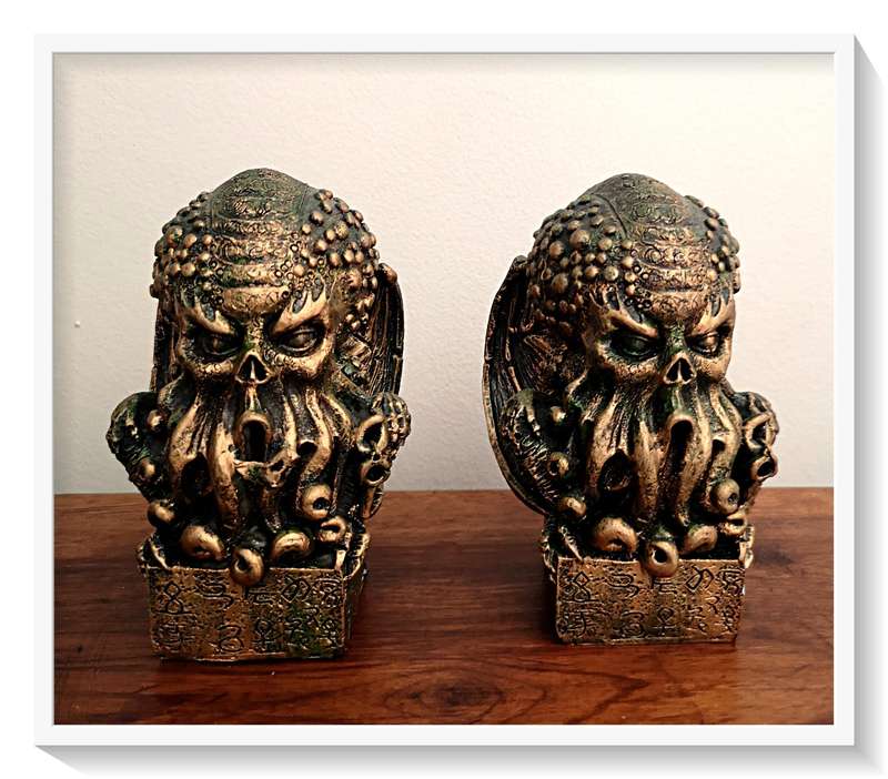 Cthulhu Mythos Statues Based on Lovecraft Creature - Resin Cast and Hand Painted - Size 9mm by 13mm