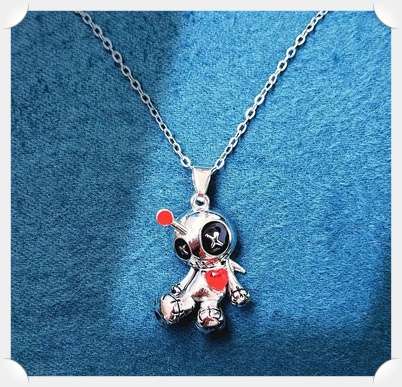 EMO DEAD DOLL Impaled by a Button Needle Funky Goth Necklace Pendant for Eccentrics *****