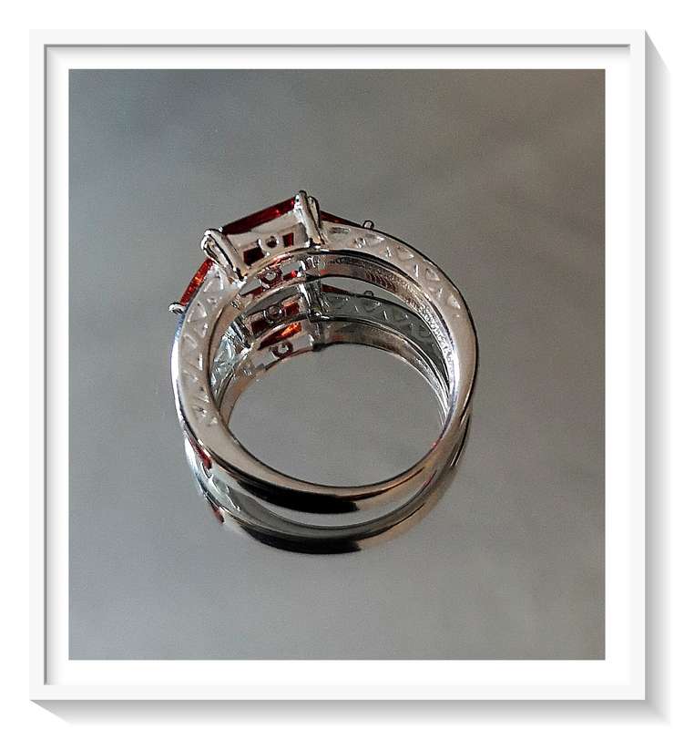 Genuine Silver 925 Ring with Rust Red Lab Created Quarts Size: 8 - A Beautiful Classical Ring *****