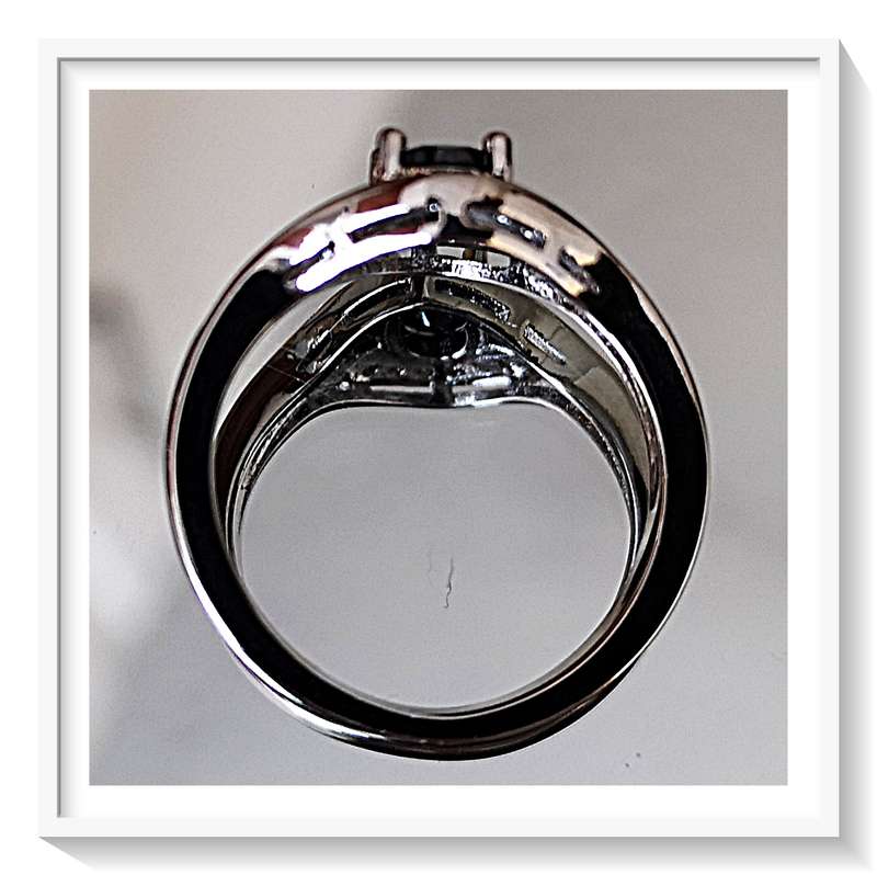 Genuine Sterling Silver 925 Ring with Black Obsidian Coloured Zircon - Classical Style Size 8