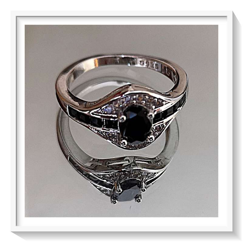 Genuine Sterling Silver 925 Ring with Black Obsidian Coloured Zircon - Classical Style Size 8