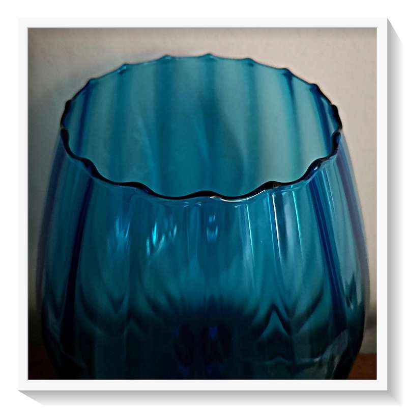 Large Cerulean Blue Vintage Vase w8th Gleaming Clear Shimmer & in Exquisite Condition 250mm by 160mm