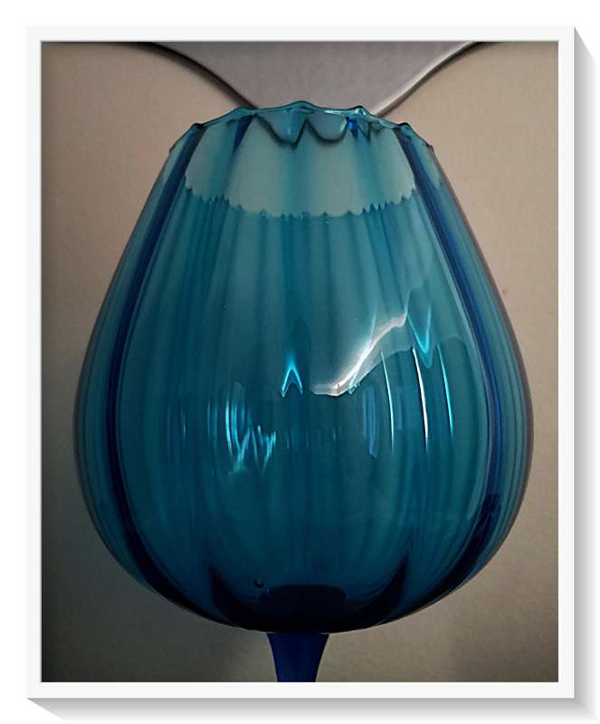 Large Cerulean Blue Vintage Vase w8th Gleaming Clear Shimmer & in Exquisite Condition 250mm by 160mm