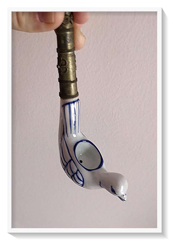 Nostalgic Vintage Style Pigeon Ceramic Porcelain Smoking Pipe Blue and White with Metal Stem