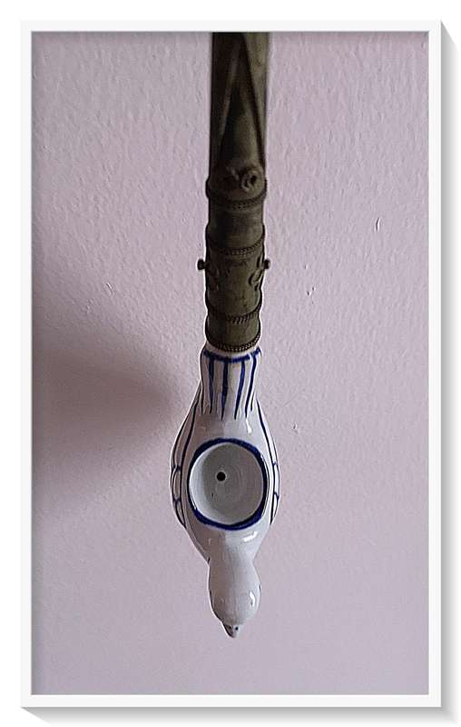 Nostalgic Vintage Style Pigeon Ceramic Porcelain Smoking Pipe Blue and White with Metal Stem