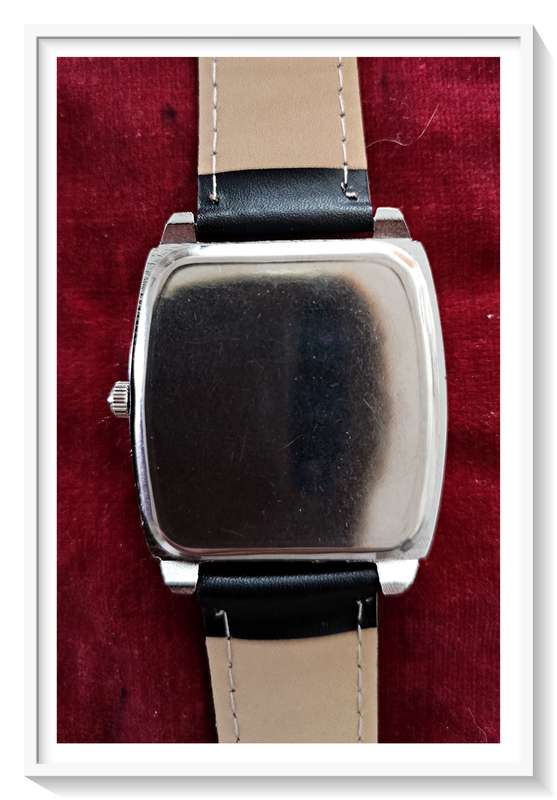 A Fabulous Retro Stainless Steel Analog PACMAN Watch for Her - A New 80s Collectable*