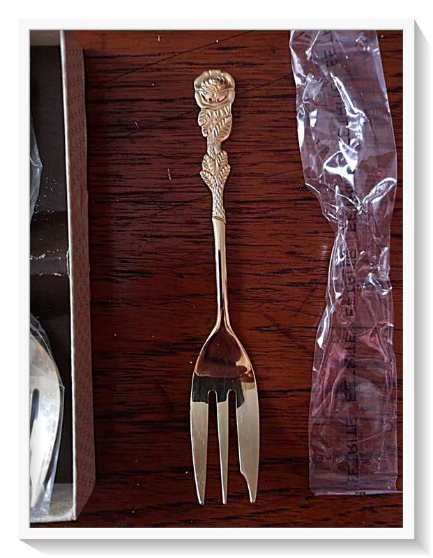 Set of Six Desert Forks - Etrite 24K Gold Plated in a Pretty Floral Design - In Unused Condition ***