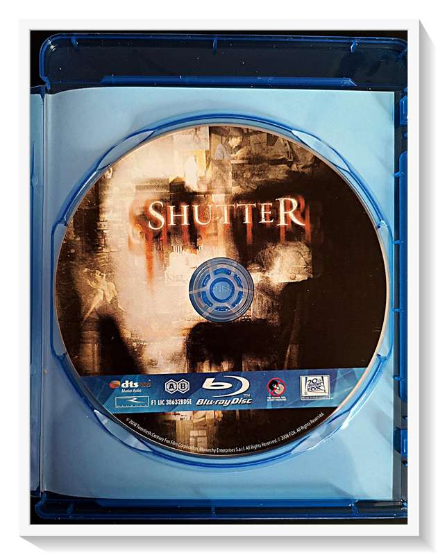 Shutter - Blu-Ray - Genre Horror - Special Extra Features - Disc and Casing in Very Good Condition