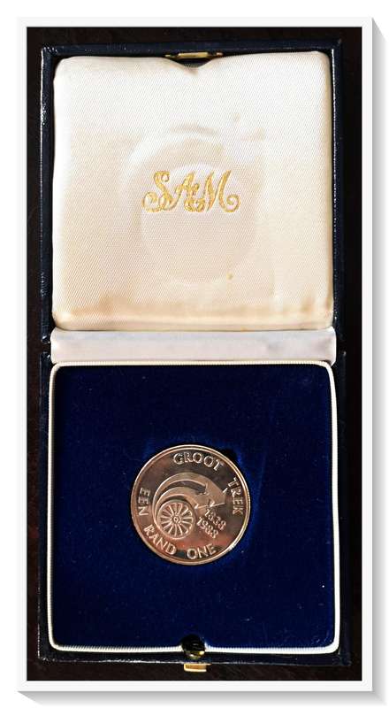 Silver EEN RAND ONE RAND - Groot Trek 1838 -1988 - 800 SILVER COIN - Uncirculated - In SAMs Box