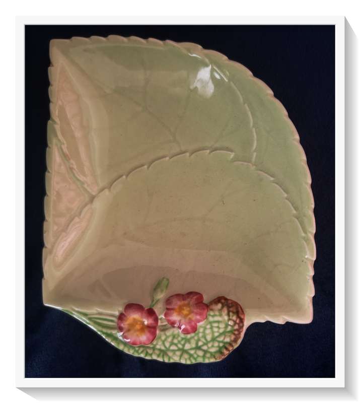 Small but Gorgeous Art Deco Carltonware Leaf Shaped Bowl - Made in England - No Chips*****