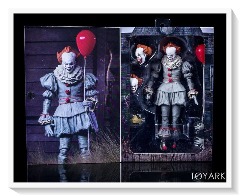 Stephen Kings IT - Pennywise Clown Figurine - REEL TOYS -NECA - NEW: Unopened in Box *****
