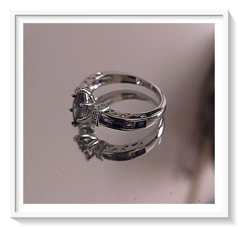 Sterling Silver 925 Ring - Ionised Crystal Quartz - Stone: Simulated Mystic Topaz - Size 8 For Her