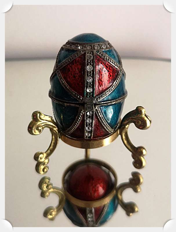 Stunning Enamel Painted Egg Shaped Ring Holder - Solid Lead Pewter Trinket Holder with Metal Stand *