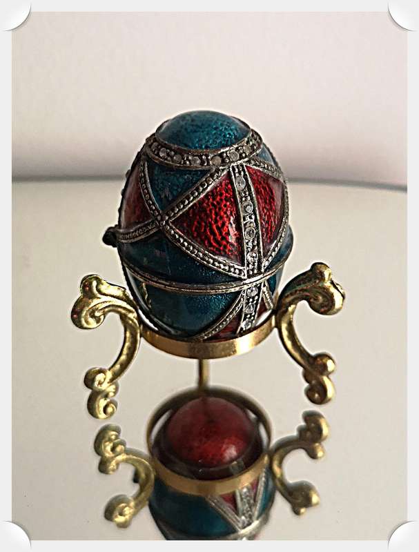 Stunning Enamel Painted Egg Shaped Ring Holder - Solid Lead Pewter Trinket Holder with Metal Stand *