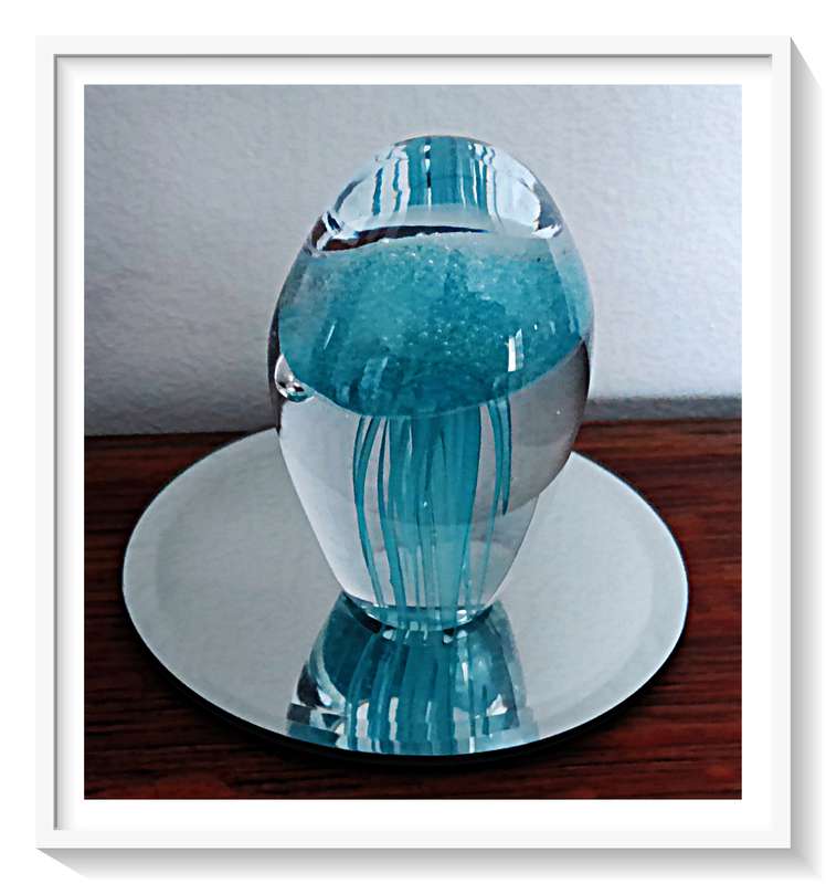 The Most Exquisite Amorphic Jellyfish Murano Styled Paperweight - Dimensions: 85MM by 55MM