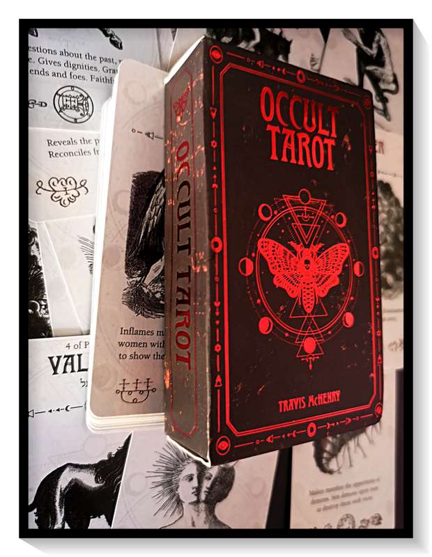 Travis McHenry OCCULT TAROT Cards - Exquisite Dark Illustrations on All Cards - Amazing*****