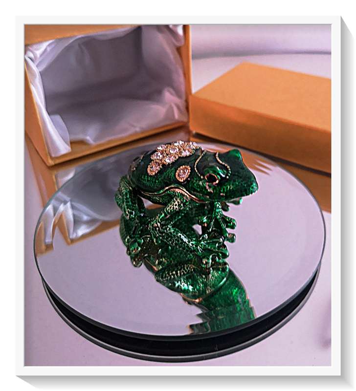 Trinket Box - Diamante Studded Green and Gold Enamel Painted Metal Frog with Secret Space for Rings